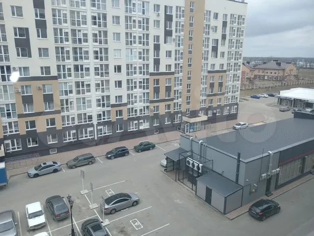 Продаётся однокомнатная квартира в кирпичном доме, построенном в 2023 году.
Квартира с КЛЮЧАМИ ?
Окна выходят во двор.
Квартира в стяжке /штукатурке, что даёт возможность оформить пространство по своему вкусу, высота потолков 285 см . Совмещённый санузел.
Квартиры с индивидуальным отоплением ,